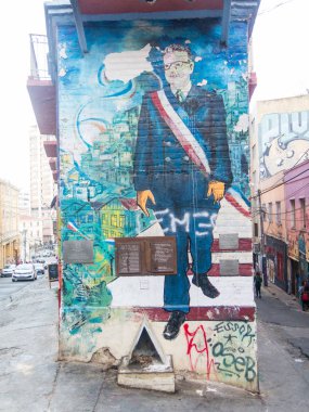 Başkan Salvador Allende, Valparaiso, Şili'deki görüntü ile renkli grafiti garanti kapsamında ev.