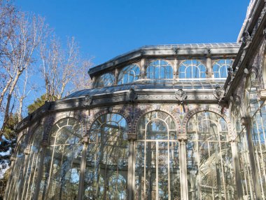 Crystal Palace (Palacio de cristal) Retiro Park Madrid, İspanya. Retiro Park, Madrid, İspanya, en büyük parklarından biridir. Mimari ve Madrid Simgesel Yapı