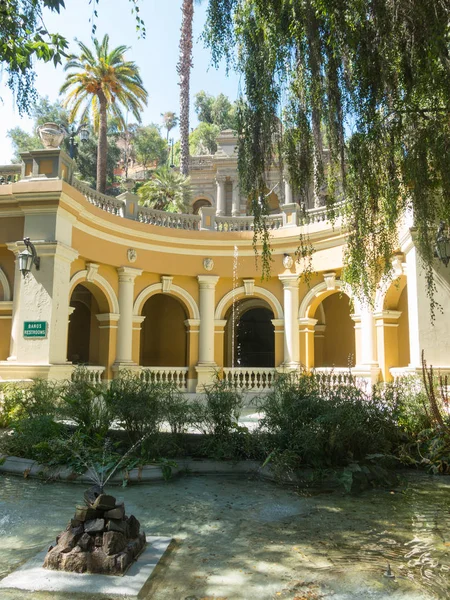 Monumentális szökőkút Neptune Cerro de Santa Lucia, Santiago de Chile, mellett az Alameda, a fő sugárút a város belvárosában. Chile. — Stock Fotó