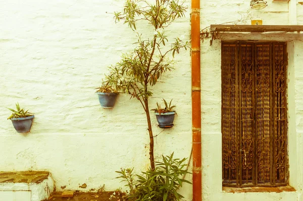 Tipik beyaz Akdeniz ev, cadaques, tipik Akdeniz Köyü Costa Brava İspanya'nın üzerinde küçük bir balıkçı köyü. Vintage ve yesteryear etkisi ile görüntü — Stok fotoğraf