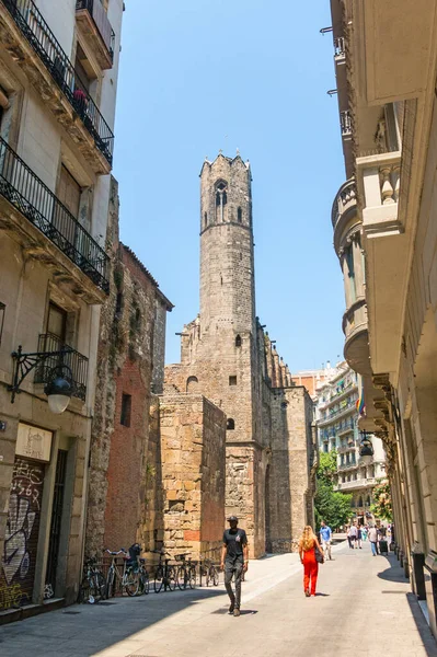 Barcelona: středověká věž kostela Santa Agata (známý také jako — Stock fotografie