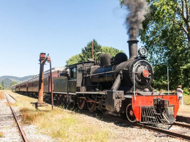 Valdivia'dan Antil'e giden Valdiviano adlı turist treni