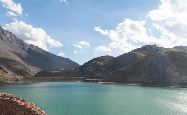 ทะเลสาบเยโซ คาจอน เดล ไมโป ซานติอาโกของชิลี — ภาพถ่ายสต็อก