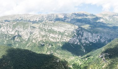 El Pedraforca masifinin görünümleri, t en amblem biridir