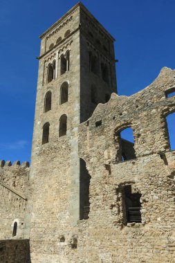 Romanesk abbey Sant Pere de Rodes, Belediye 