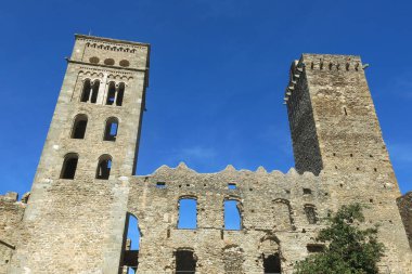 Romanesk abbey Sant Pere de Rodes, Belediye 