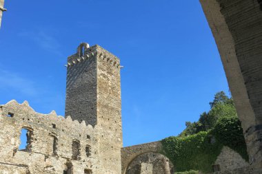 Romanesk abbey Sant Pere de Rodes, Belediye 