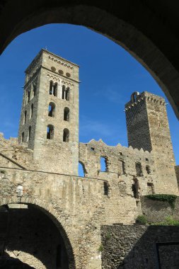 Romanesk abbey Sant Pere de Rodes, Belediye 