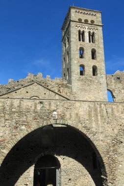 Romanesk abbey Sant Pere de Rodes, Belediye 