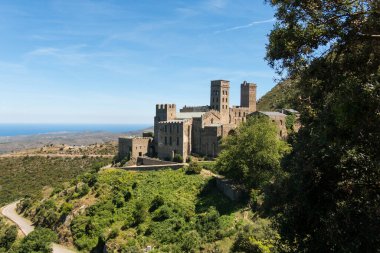Eski manastırın Sant Pere de Rodes, Catalonia, İspanya denilen.