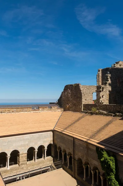 Cloître de l'abbaye de Sant Pere de Rodes, Espagne . — Photo