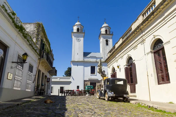 Föråldrade Bilar Framför Kyrkan Colonia Del Sacramento Uruguay Det Äldsta — Stockfoto