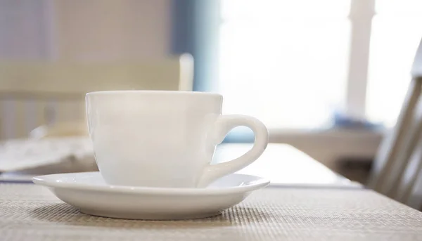 Белая Чашка Кофе Столе Стоковое Изображение