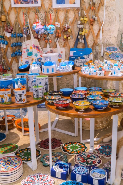 Santorini island, Grekland - juni 03 2015: souvenirbutik i Santor — Stockfoto