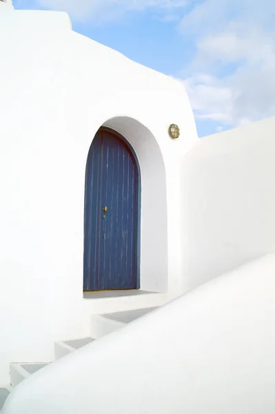 Traditionell arkitektur av oia byn på Santoriniön, gre — Stockfoto