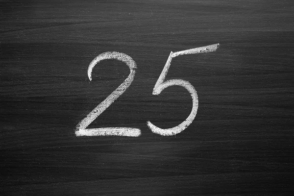 Number twenty five enumeration written with a chalk on the blackboard — Stock Photo, Image