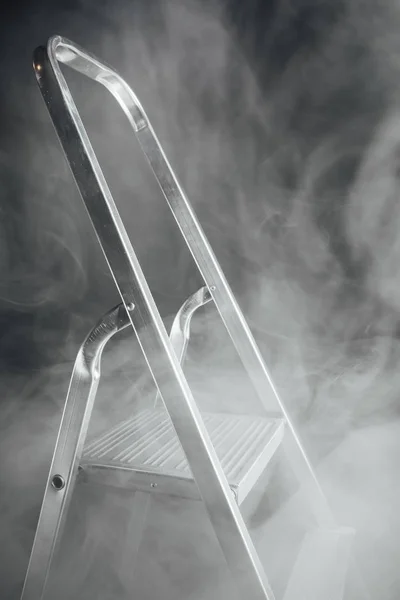 Escalera plegable en humo — Foto de Stock