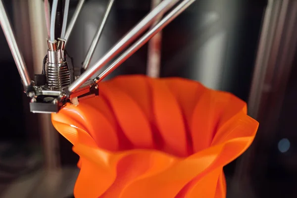 Tête d'imprimante 3D de travail, vue rapprochée — Photo