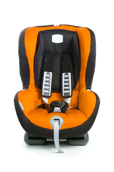 Baby autostoel, oranje kleur, geïsoleerd op wit — Stockfoto