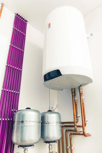 Sistema de calefacción independiente con caldera — Foto de Stock