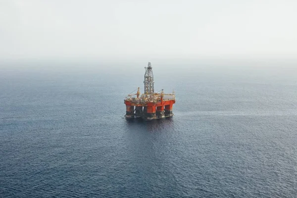 Offshore petrol ve gaz platformu