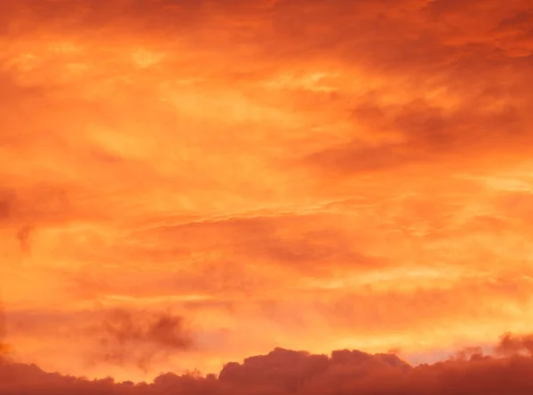 Red sunrise cloudscape background — Stock Photo, Image