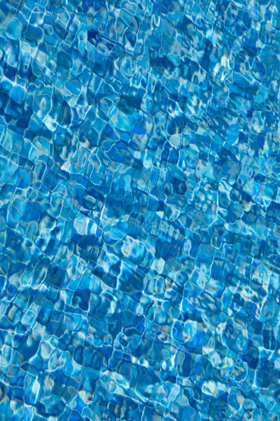 Wasser kräuselt Textur im Schwimmbad — Stockfoto