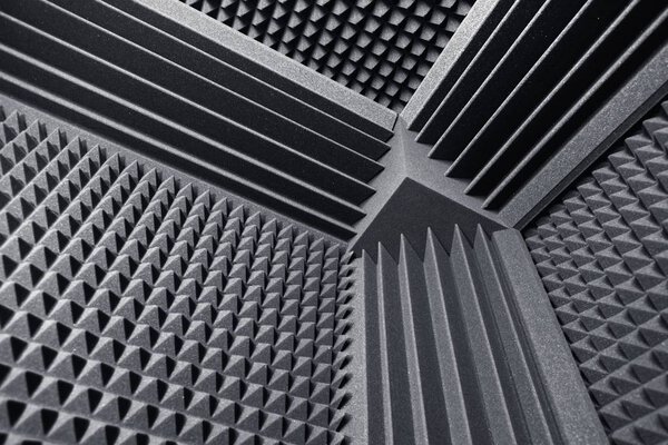 Акустический пенопоглотитель и басовые ловушки для звукопоглощающего фона
