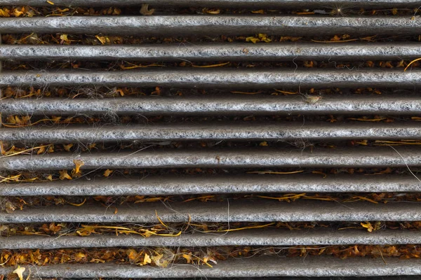 Vecchio filtro aria a carbone sporco — Foto Stock