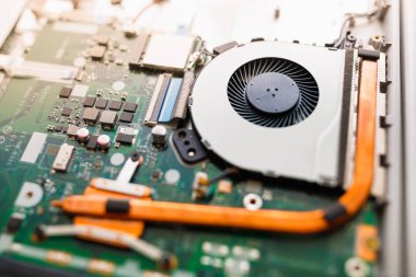 Bilgisayar havalandırma sistemi, ana kartta bakır ısıtma borusu.