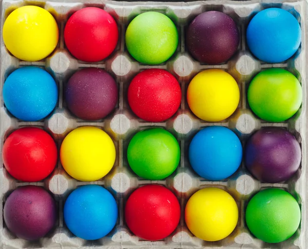 Paskalya Bayramı Çok Renkli Yumurta Kutusu Üst Manzara — Stok fotoğraf