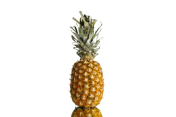 Čerstvý Ananas Izolované Bílém Pozadí — Stock fotografie