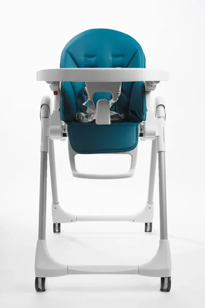 Chaise Haute Pour Alimentation Des Bébés Isolée Sur Blanc — Photo