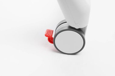 yüksek sandalye plastik tekerlek fren, yakın görüş