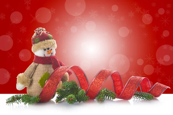 Сніговик з мішковини та різдвяних прикрас — стокове фото
