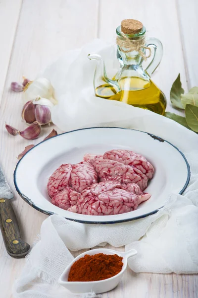 Lamb brains and ingredients for cooking them — Stock Photo, Image