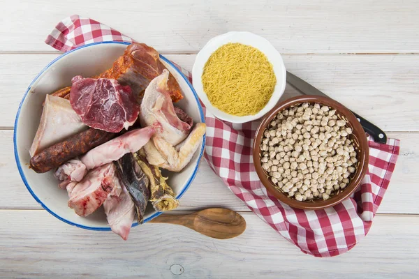 Cocido a Spanish stew with assortment of meat and chikpeas — Stock Image Cocido a Spanish stew with assortment of meat and chikpeas Royalty Free Stock Images