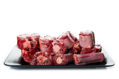 Beyaz bir arka plan üzerinde izole öküz kuyruğu