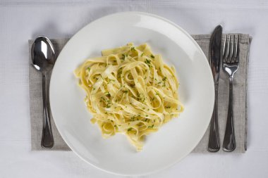 maydanoz ile erişte