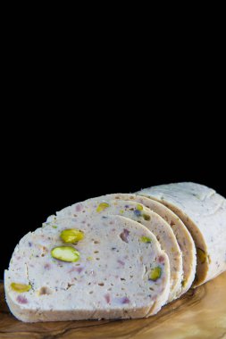 Soğuk et tavuk ve antep fıstığı