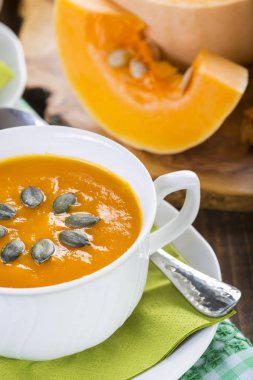 Noel için kremalı balkabağı çorbası