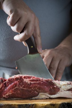 Kasap et parçası ile bir satır kesme