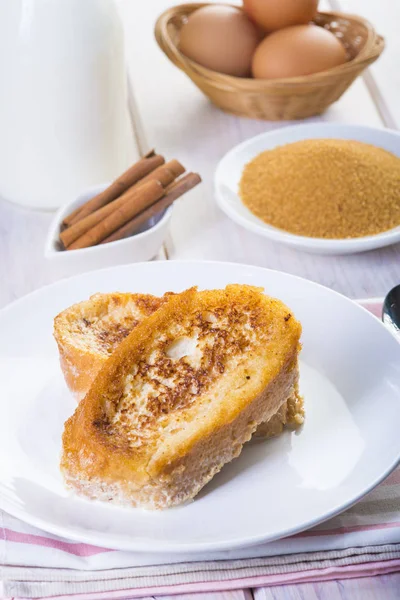 Spanish torrijas or French toasts traditionally for easter in Sp — Stock Photo, Image