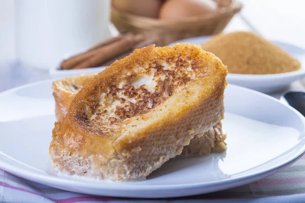 Spanish torrijas or French toasts traditionally for easter in Sp — Stock Photo, Image
