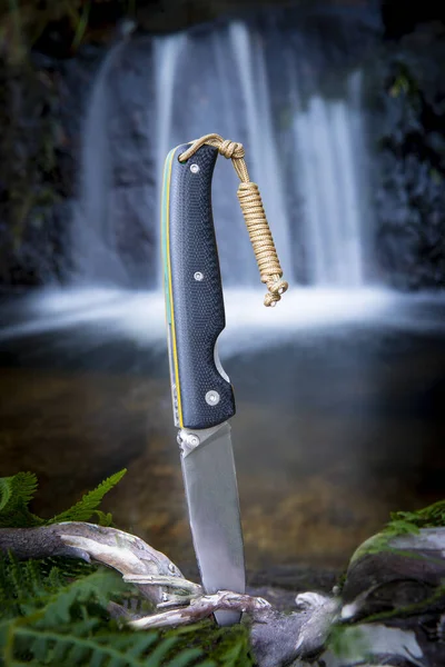 knife for bushcraft and survival in the wild