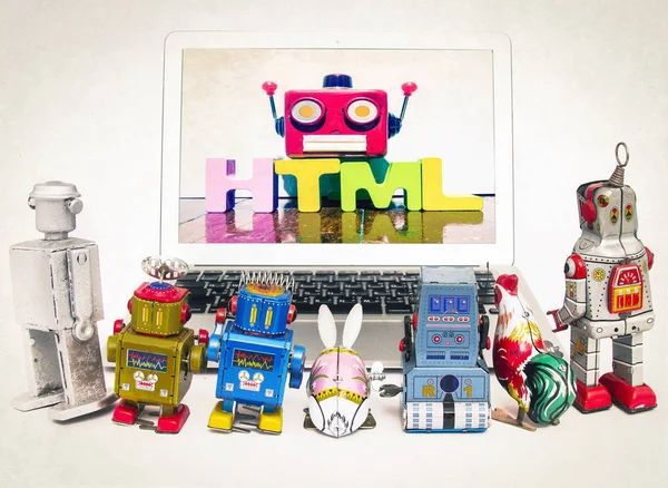 Niños robots aprender HTML —  Fotos de Stock