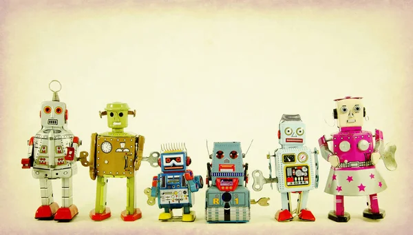 Vintage Robots Jouets Dans Une Ligne — Photo