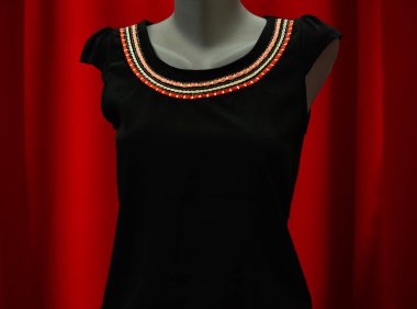 moda yazlık giysiler bir elbise bebek üzerinde