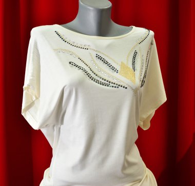 moda yazlık giysiler bir elbise bebek üzerinde