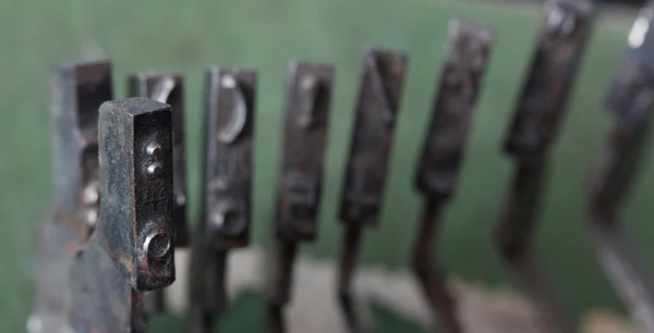 Gros plan des vieux boutons de la machine à écrire — Photo
